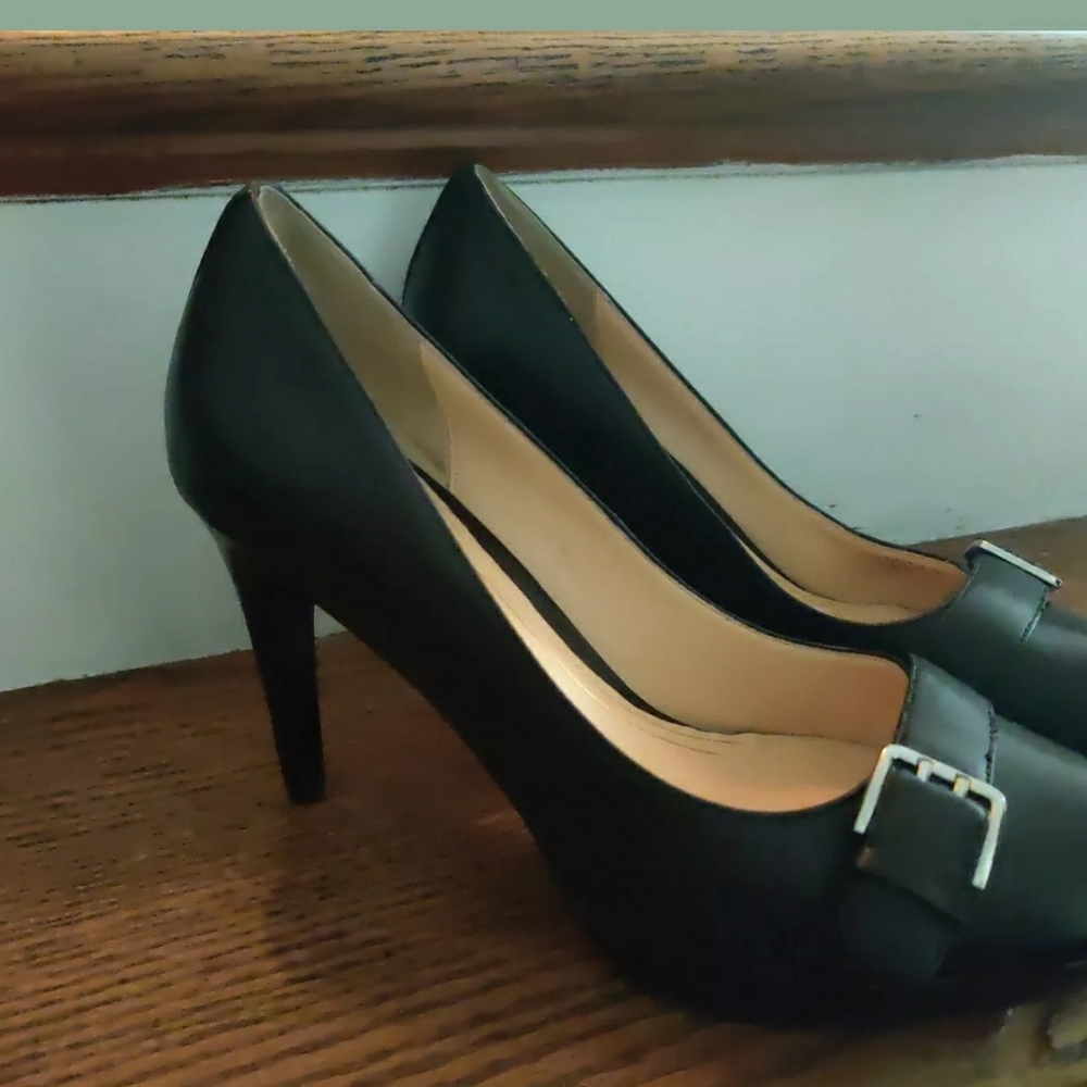 Cole Haan Nike Air size 9 Pumps